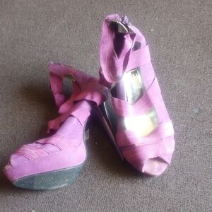 Issue New York Purple Heels Elegant Design